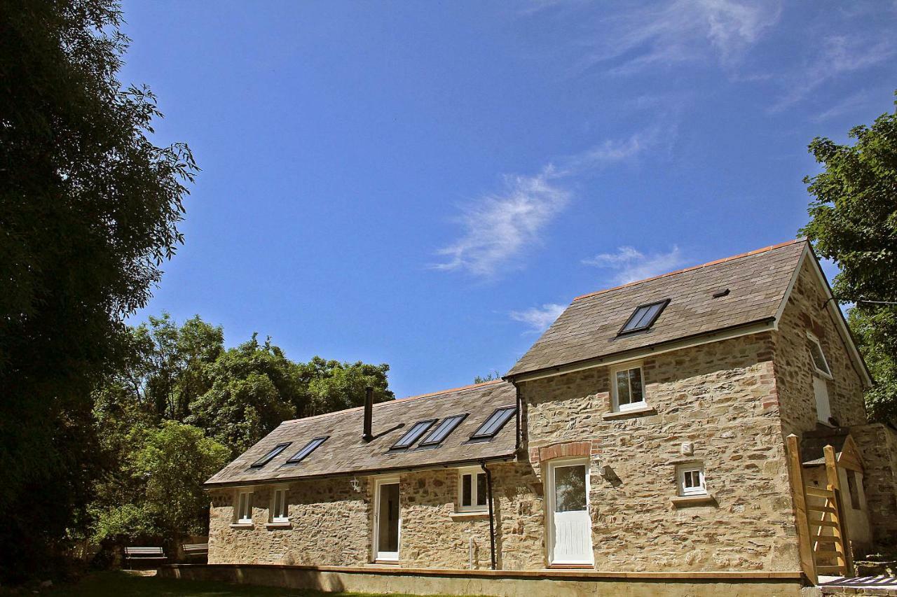 Ewebarn Villa Penffordd Exterior photo