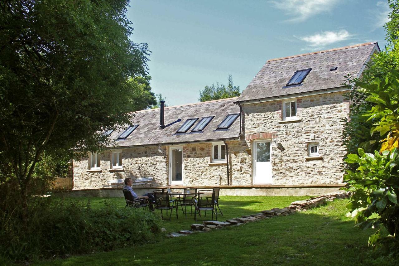 Ewebarn Villa Penffordd Exterior photo
